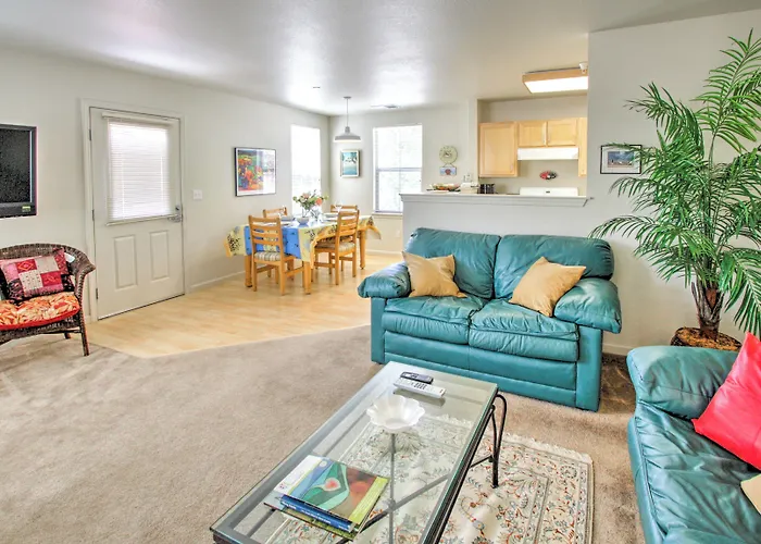 Serene Bungalow-Style Home In Point Reyes Station!